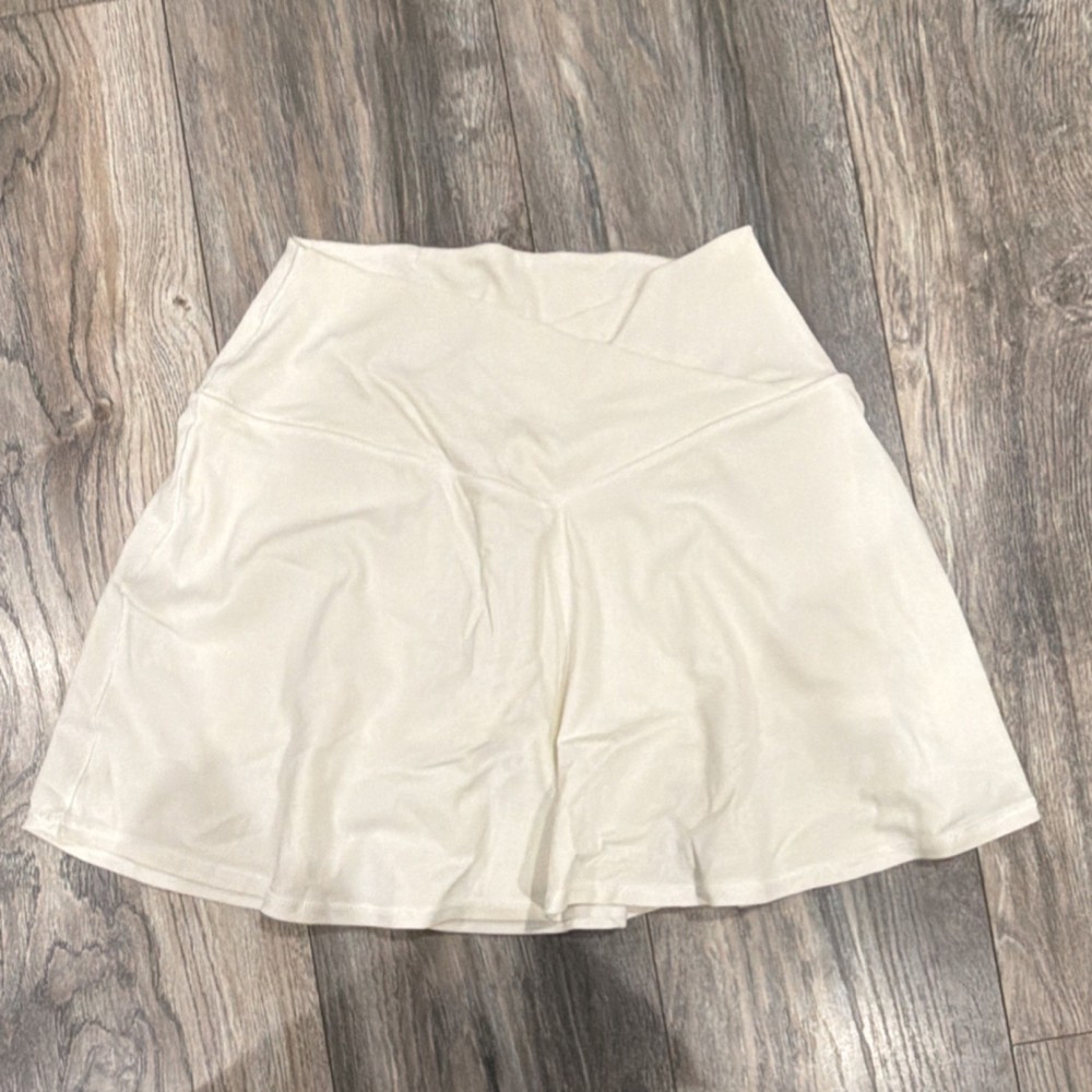 OFFLINE by Aerie Women’s White Athletic Skirt M Pull-On Stretch Tennis Golf