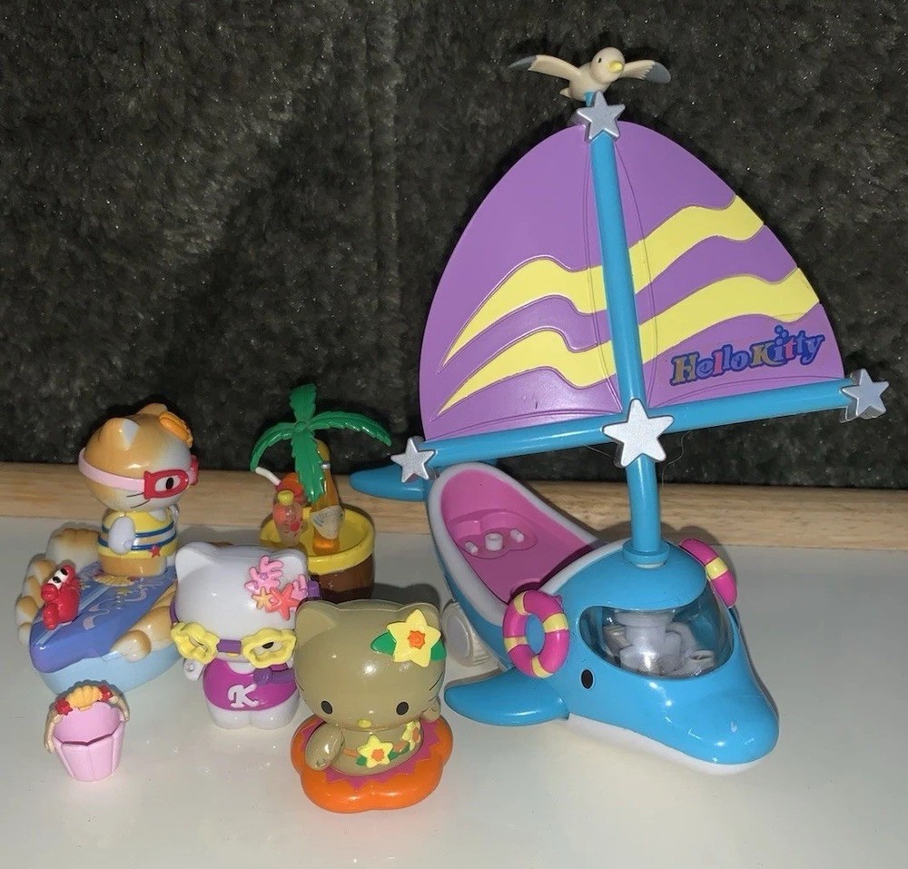 VTG 2002 Sanrio Bandai Hello Kitty Dream World Beach/Ocean Playset Bundle