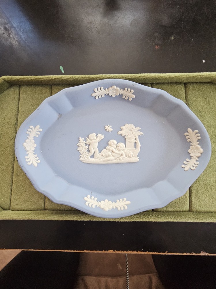 Vtg Wedgwood Blue Jasperware 3 Cherubs & Dragonfly Trinket Dish Oval Signed EUC