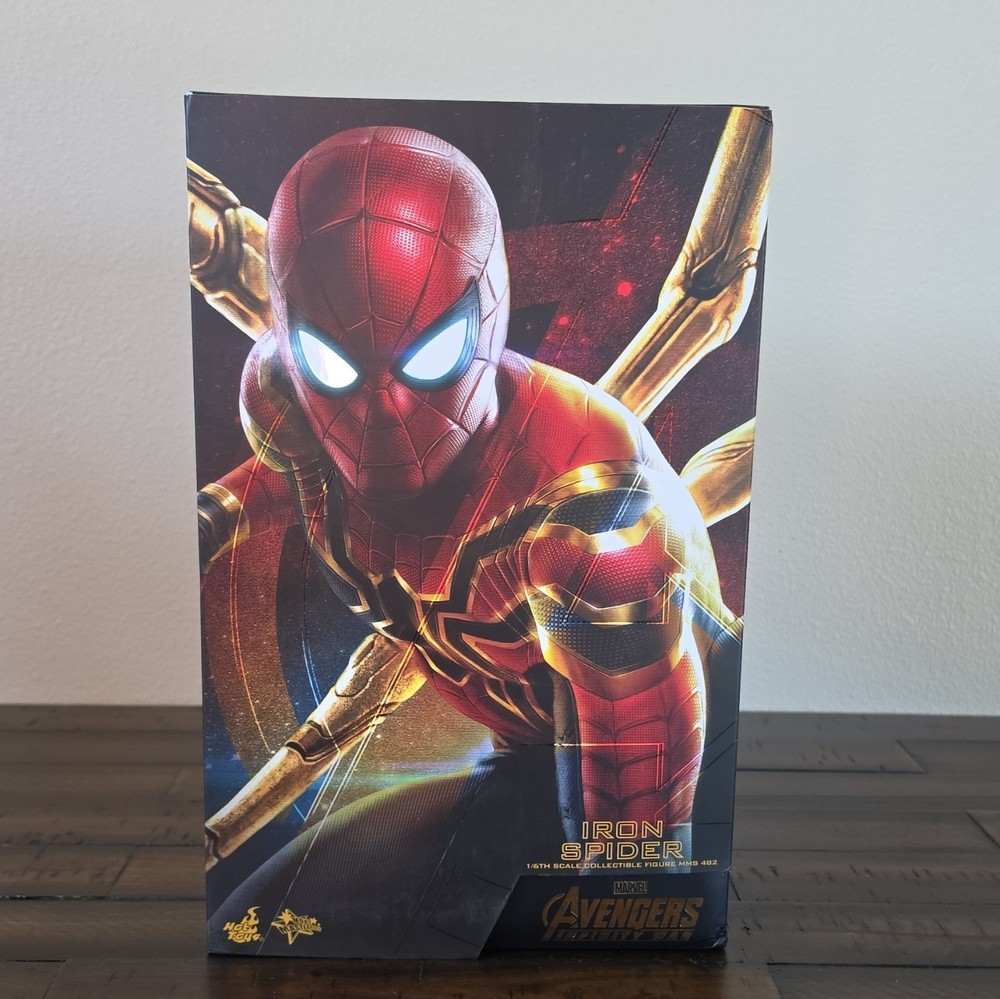 Hot Toys Iron Spider Avengers Infinity War 1:6 Scale Figure
