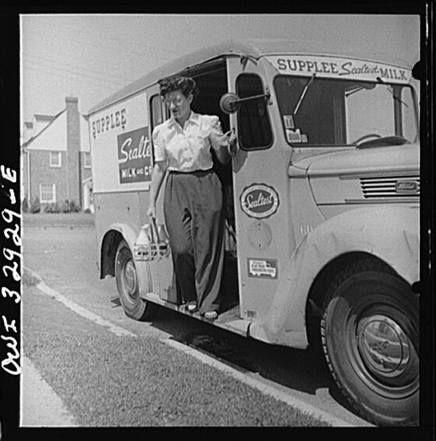 Photo:Bryn Mawr Pennsylvania 1940s Miss Pearl Gold Supplee Milk Truck