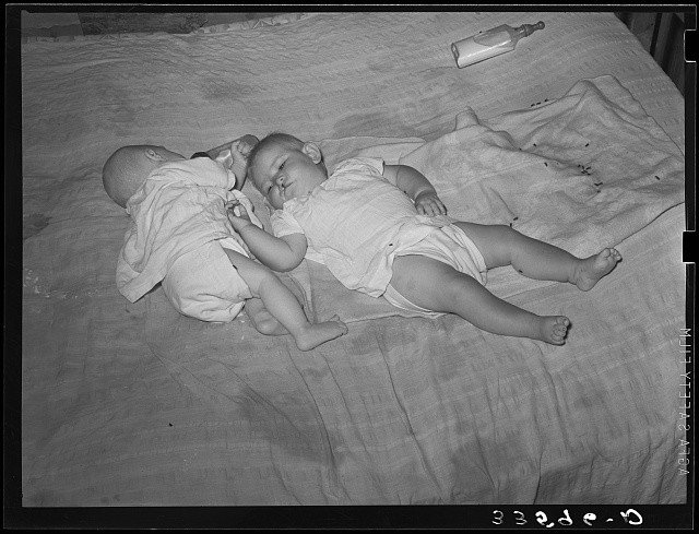 Photo:Sallisaw Oklahoma 1939 Tenant Farmer Children Sleeping Twins