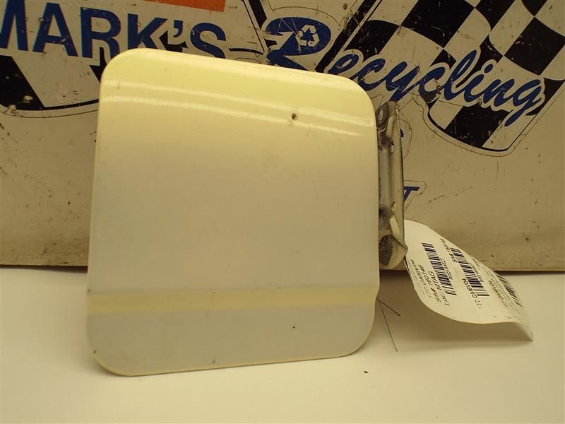 DHS       2004 Fuel Filler Door 164527