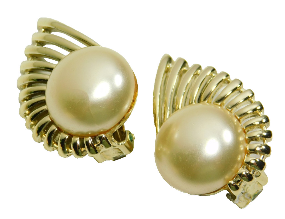 Vintage Sarah Coventry Pearl Flight Gold Tone Faux Pearl Cabochon Earrings