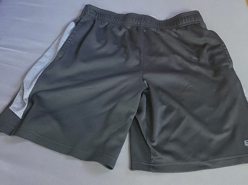Layer 8 Men's Large Black Athletic Shorts Preowned Drawstring Pockets