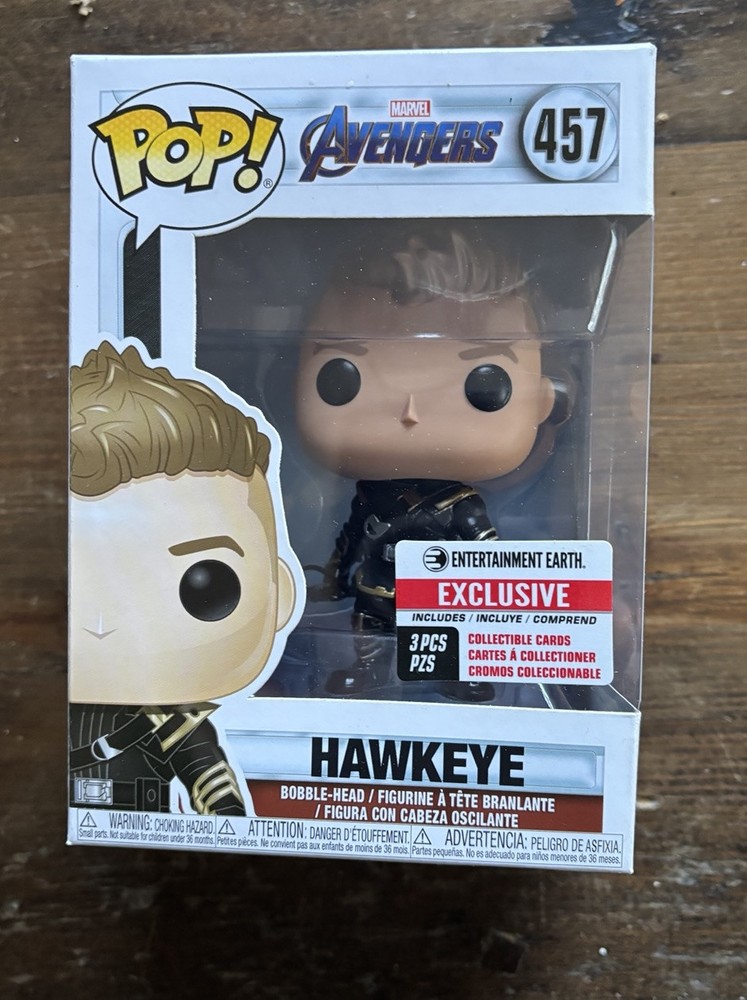 FUNKO Hawkeye Marvel Earth Exclusive with 3 Card Pack