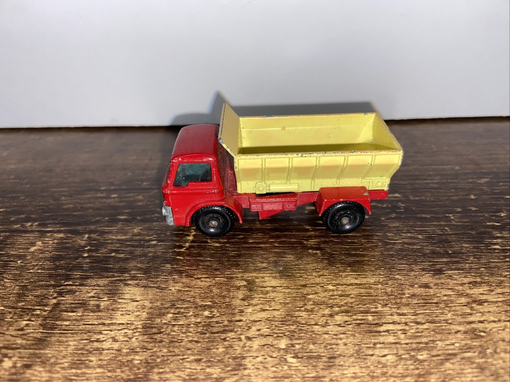 VINTAGE MATCHBOX LESNEY No 70 GRIT SPREADING TRUCK
