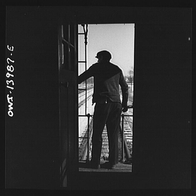 Photo:Chicago Northwestern Freight Train Operations 1910s Rail Worker