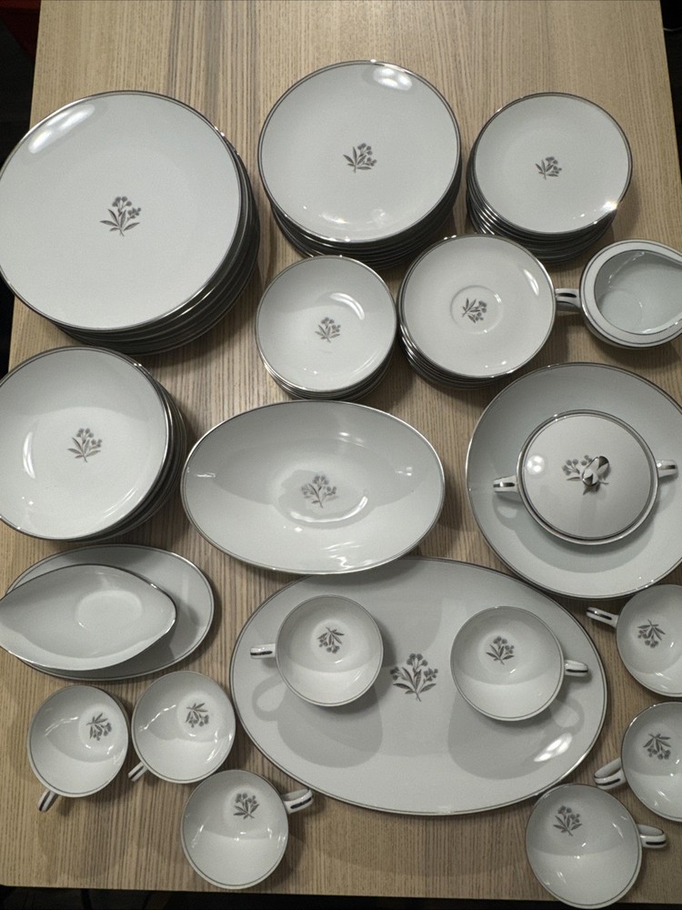 Nortitake China Bessie 5788 62 Piece Platinum Dinnerware Set Service for 6