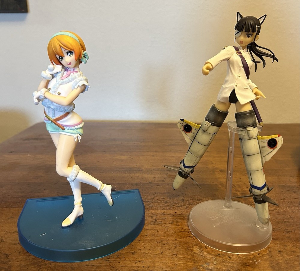 Anime figure lot of 2 | Missing parts | Read description!!!