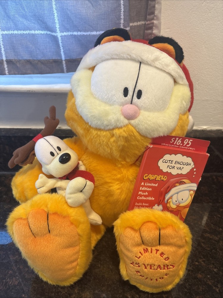 Christmas Garfield & Odie w/Book Macy's Limited Edition 25 Years Plush Doll 18”