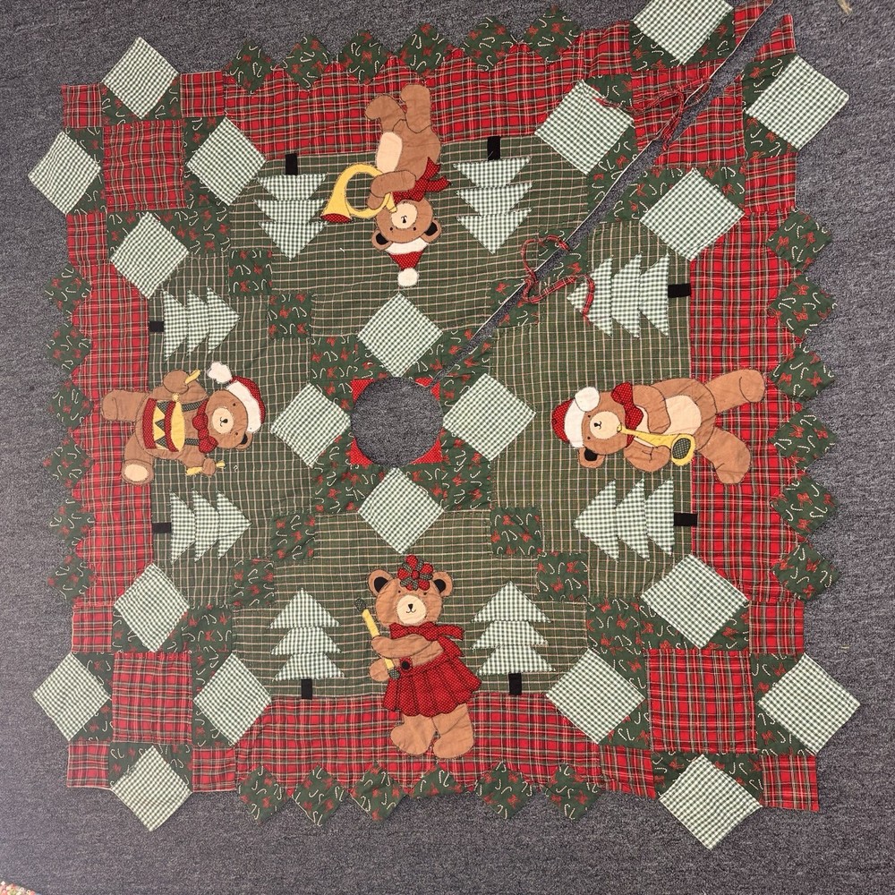 Vintage Quilted Teddy Bear Christmas Tree Skirt 41.5 Inch Square with Ties