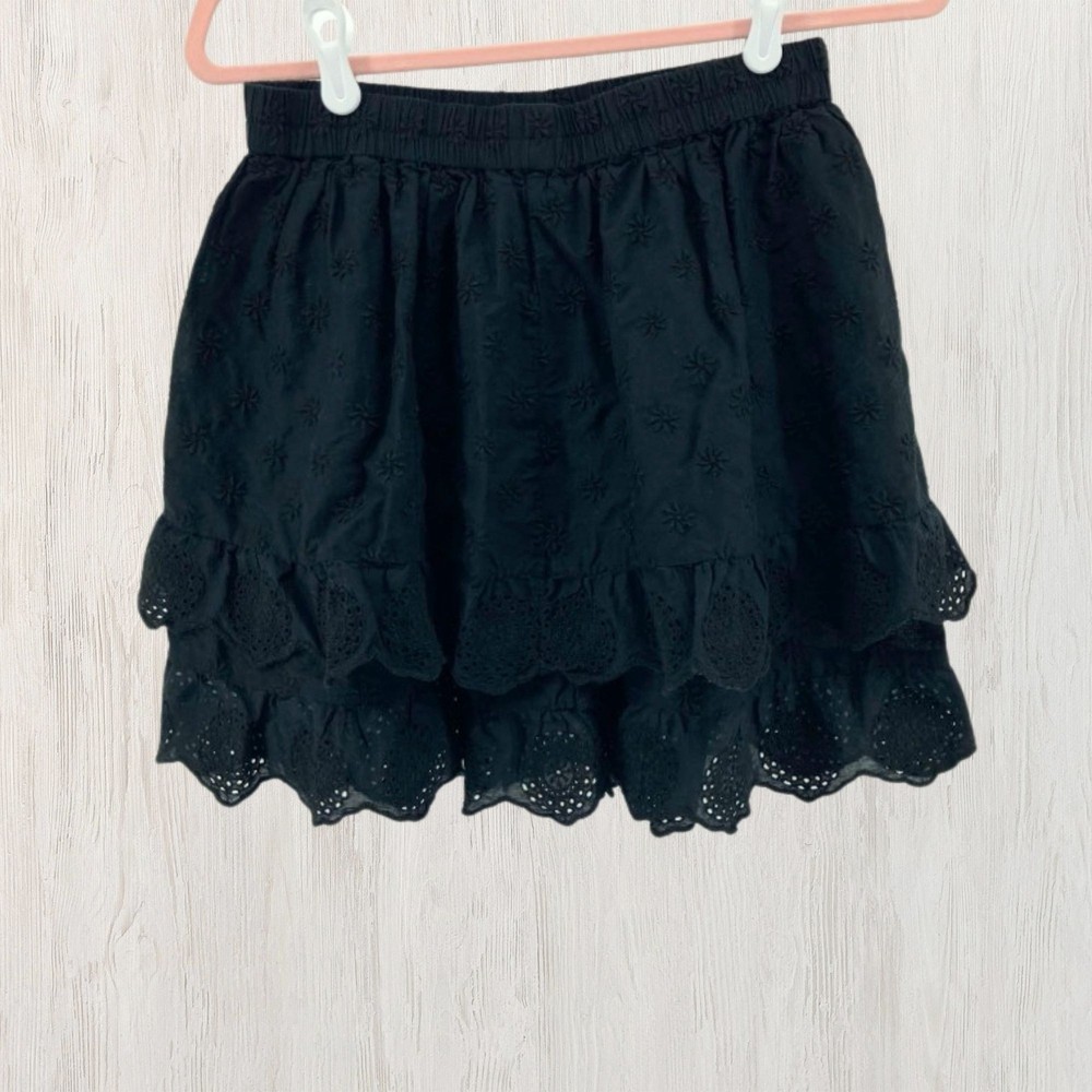GAP Black Eyelet Embroidered Ruffle Mini Skirt Elastic Waist Tiered Cotton Small