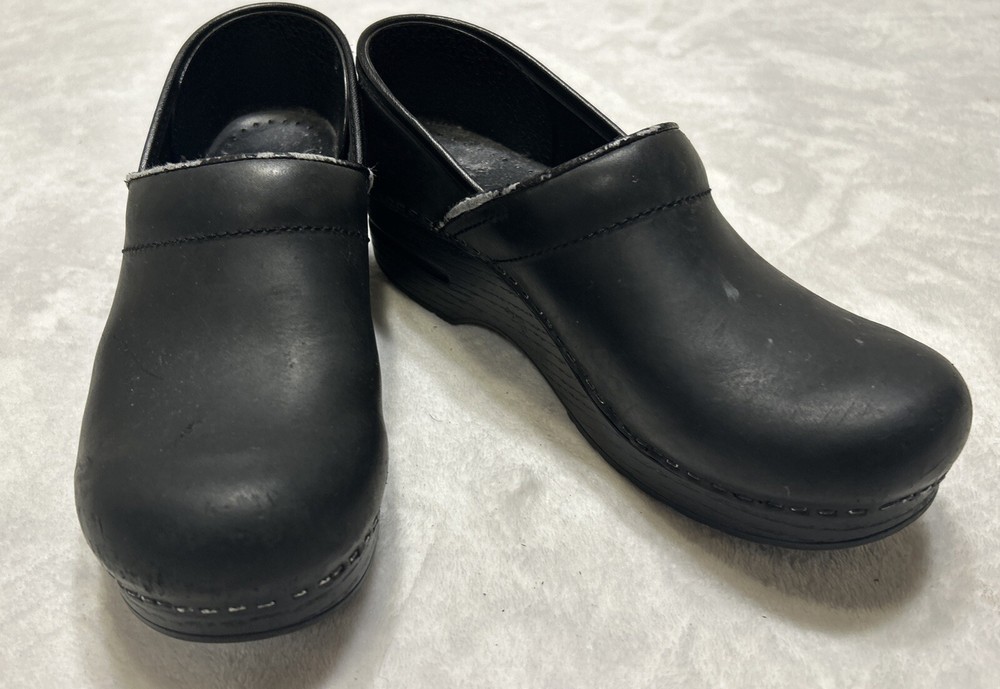 Dansko Women’s Shoes Clogs Size 38 US 8 Black Narrow Leather Professional Nurse