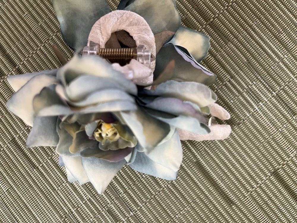 Blue Floral Hair Claw Clip Plastic Fabric Flower Shape Women's Casual Accessory