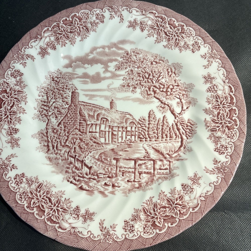 Churchill England “The Brook” 10” Red And White Dinner Plate