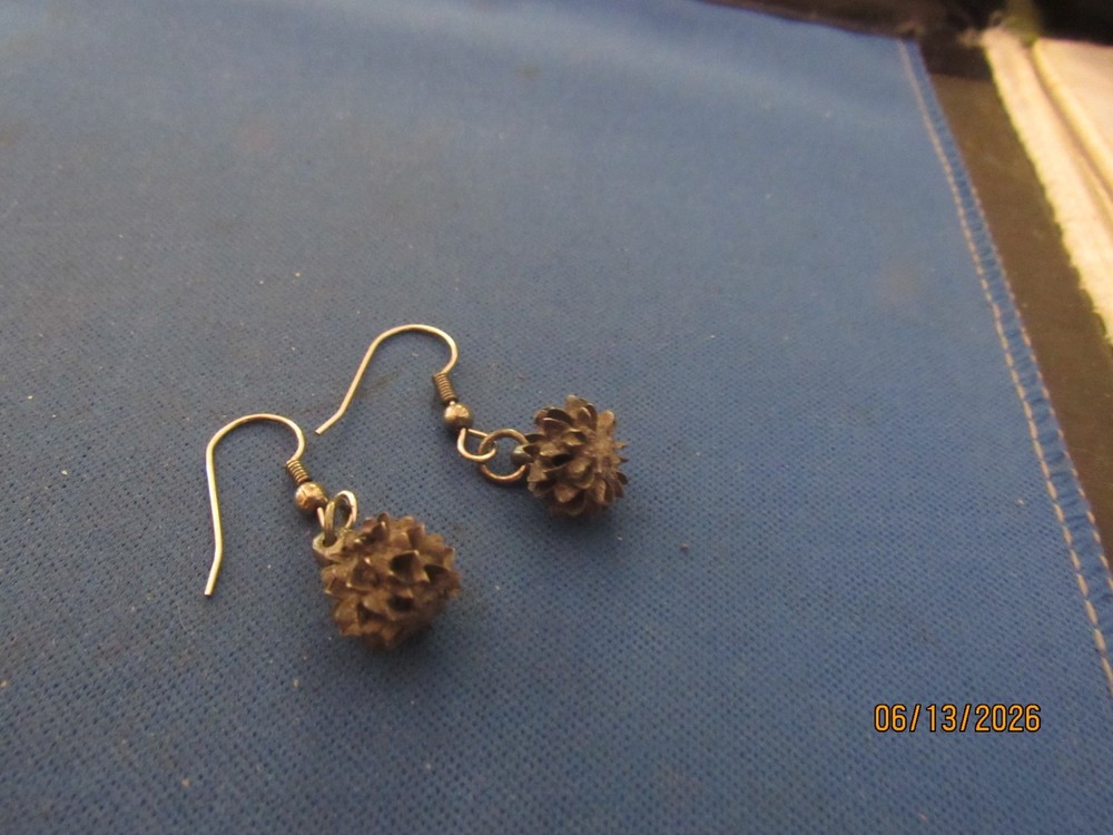 Vintage Sterling Silver Seed Pod Or Pine Cone Pierced Wire Earrings