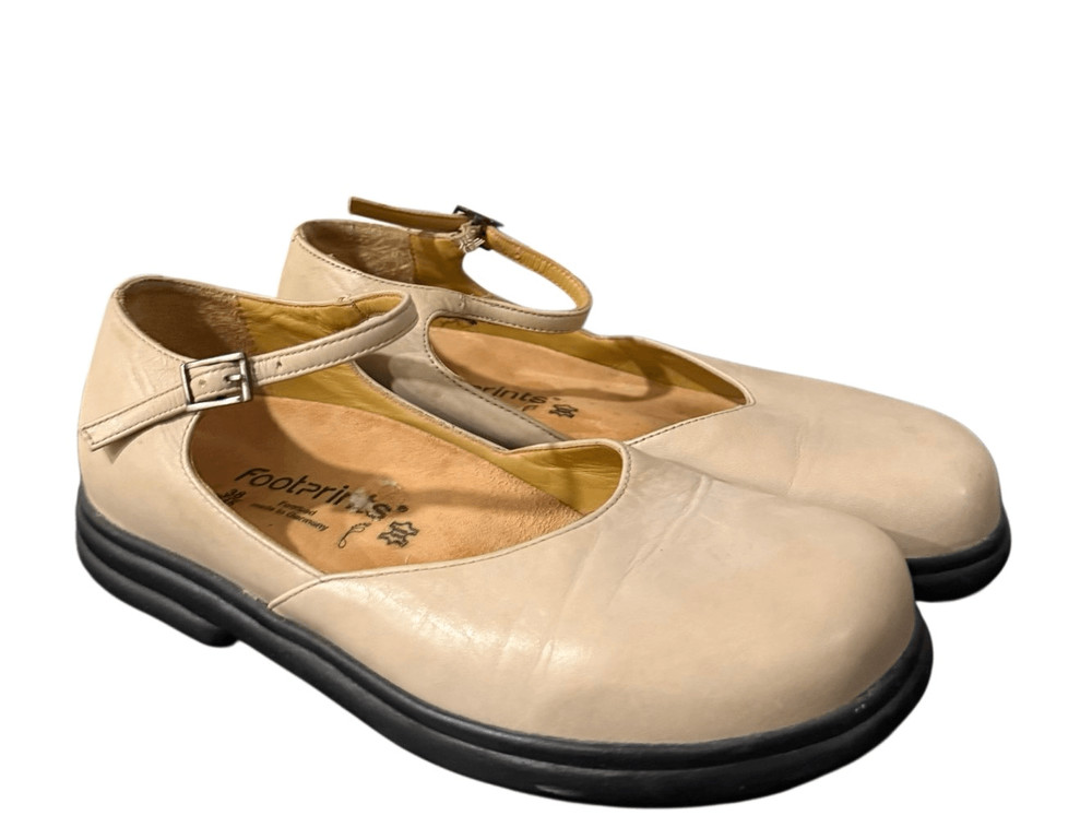 Footprints by Birkenstock cream leather Mary Jane size 38/8