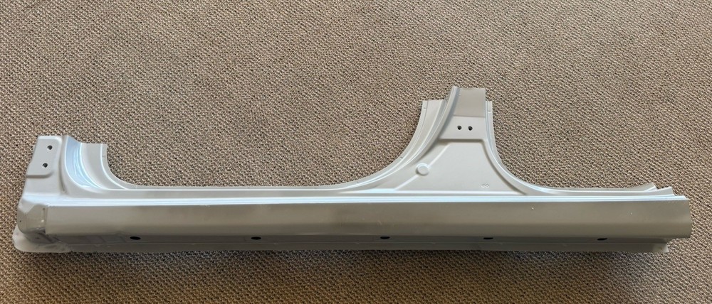 2011-2016 Hyundai Elantra Left Driver LH Korea Rocker Panel 71312-3XD01 OEM 1009