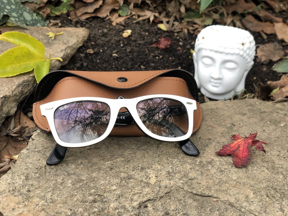 White Ray-Ban Wayfarer RB2140 50-22