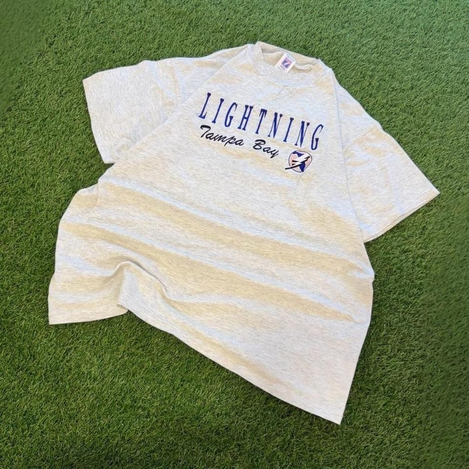 Vintage 90s Tampa Bay Lightning grey t-shirt large