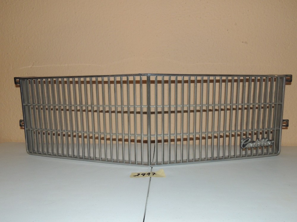 1980-1992 CADILLAC DEVILLE BROUGHAM FLLETWOOD FRONT GRILLE OEM