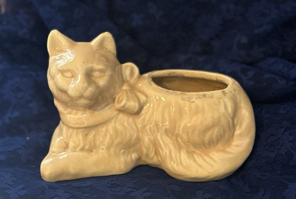 Vintage 7.5” Usa Pottery Cat Kitten Planter