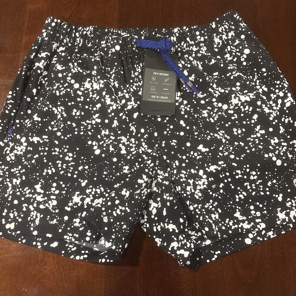 Fabletics Men’s The 5” One Shorts White Paint Splatter Size M