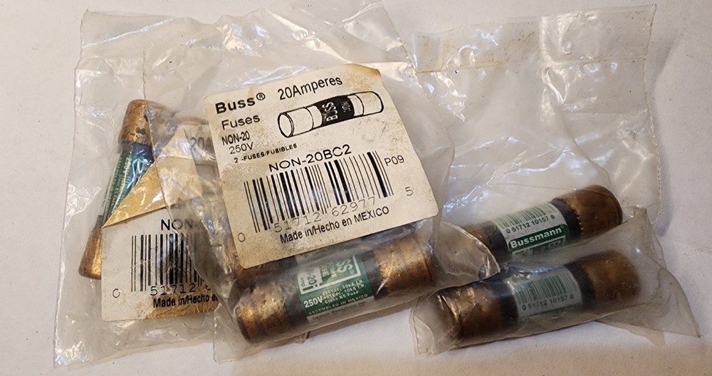 Buss Fuses NON-20 250V NON-20BC2  - Lot Of 8 - NOS - One Time Fuses