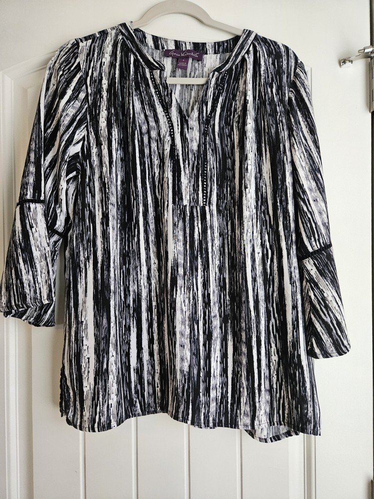 Gloria Vanderbilt Black & White Striped Women's V Neck Top Blouse 3/4 Slv Size S