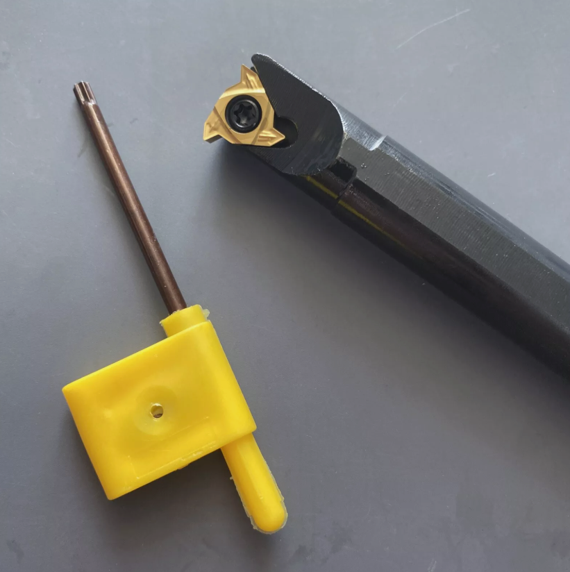 SNR0016Q16 Internal Threading Tool Holder with 16IR G60P Insert for 1.5-3mm Threads