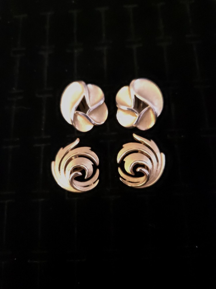 Vintage Signed CROWN TRIFARI Earrings Lot Of 2 Clip On Gold Tone  Swirl