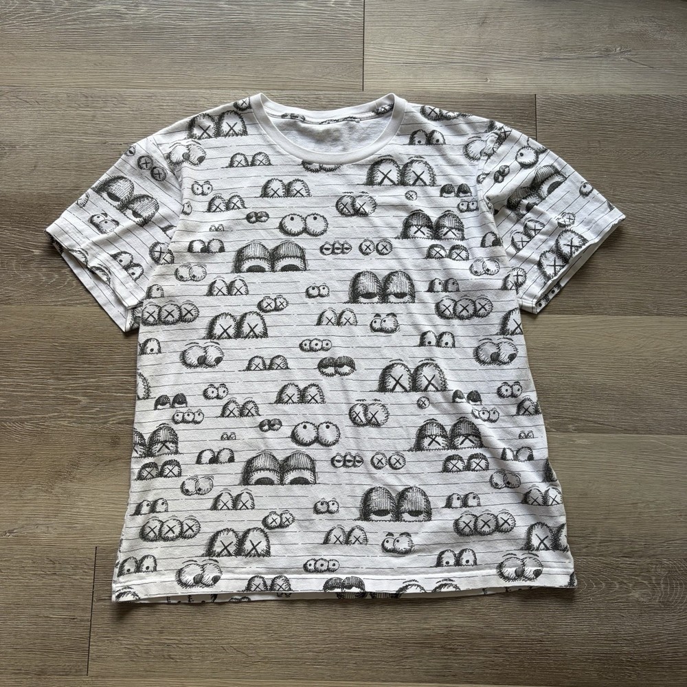 KAWS x Uniqlo Notebook Eyes All Over Print AOP Tee Shirt Men’s Size Large White