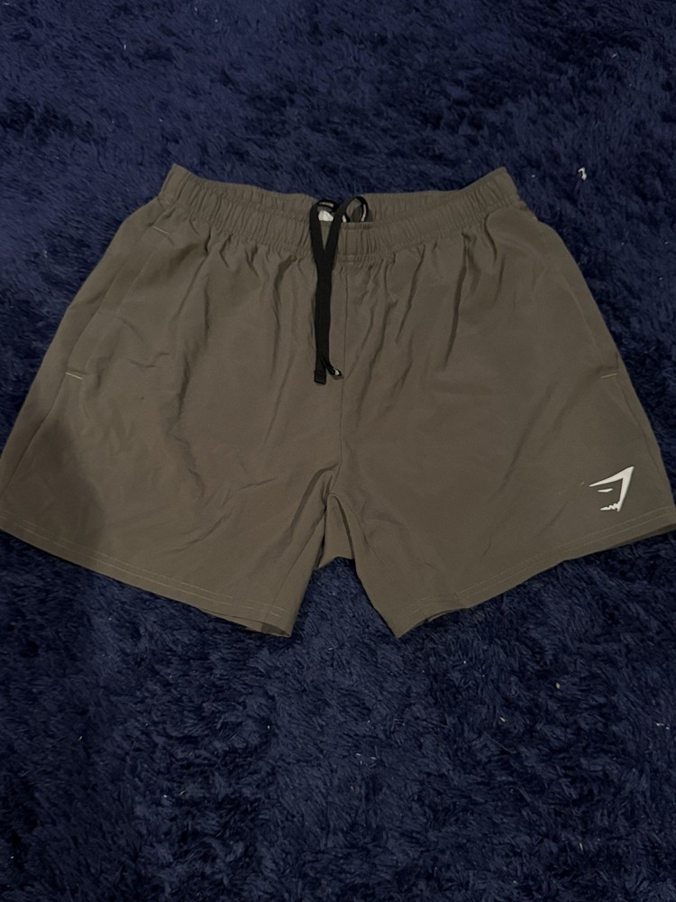 Gymshark Men’s Shorts Arrival 5’ inseam Army Green Training Unlined Medium