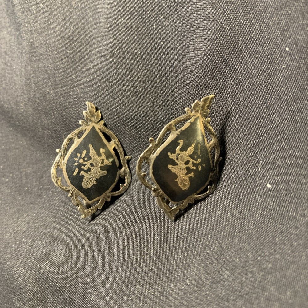 Vintage Siam Sterling Silver screw back Earrings Handcrafted. Beautiful set!