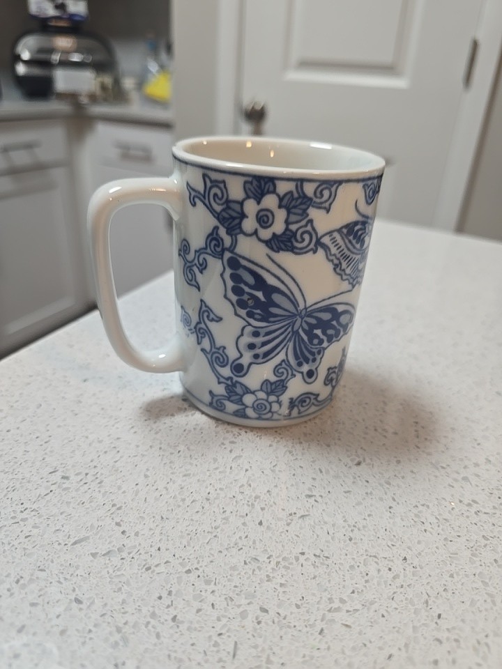 VTG Oriental Butterfly Mug Blue & White Porcelain Cup Mug