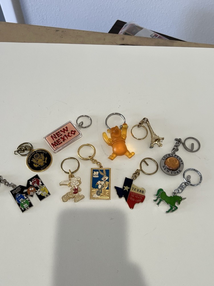 keychain lot vintage Pegasus, Winnie Pooh, Bugs Bunny, NY, NM