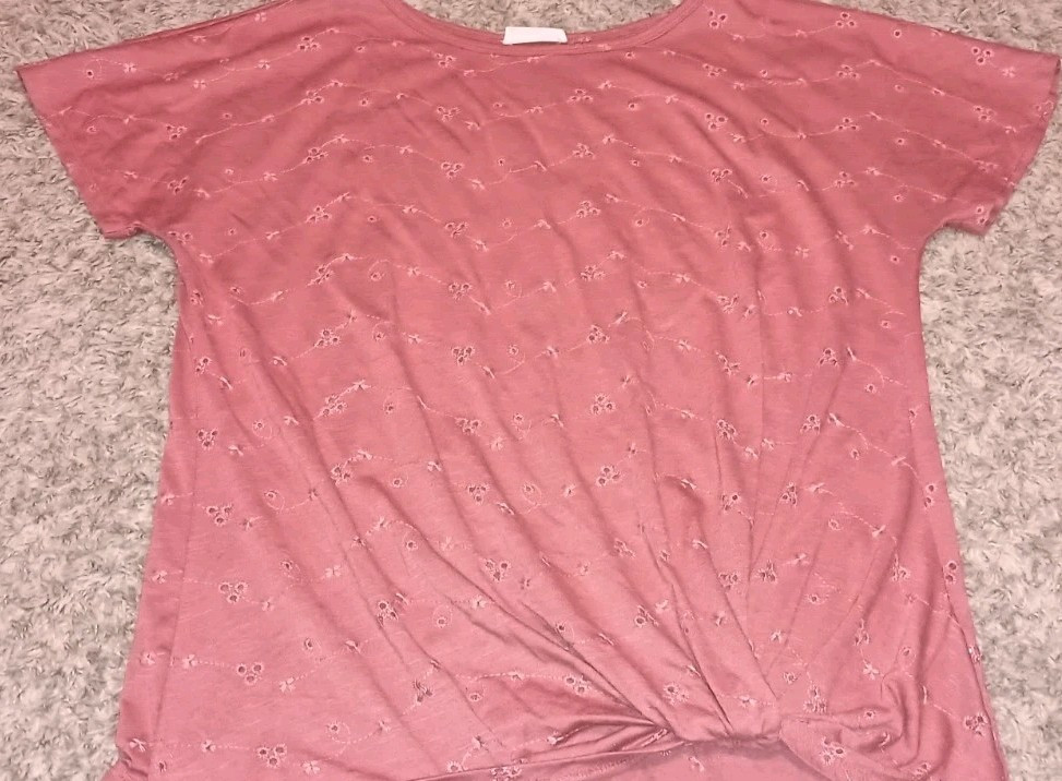 Women's Pink 24/7 Maurices Summer Top Size Medium Cute Comfy