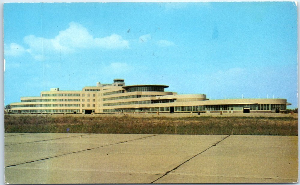 Postcard - Greater Pittsburgh's Municipal Airport - Pittsburgh, Pennsylvania