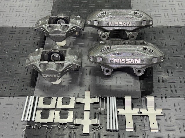 Front 4 Pot & Rear 2 Pot Brake Calipers For: Nissan Skyline R32 GTR BNR32 89-94