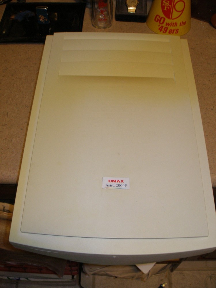 UMax Astra 2000P Document/Photo Color Desktop Scanner