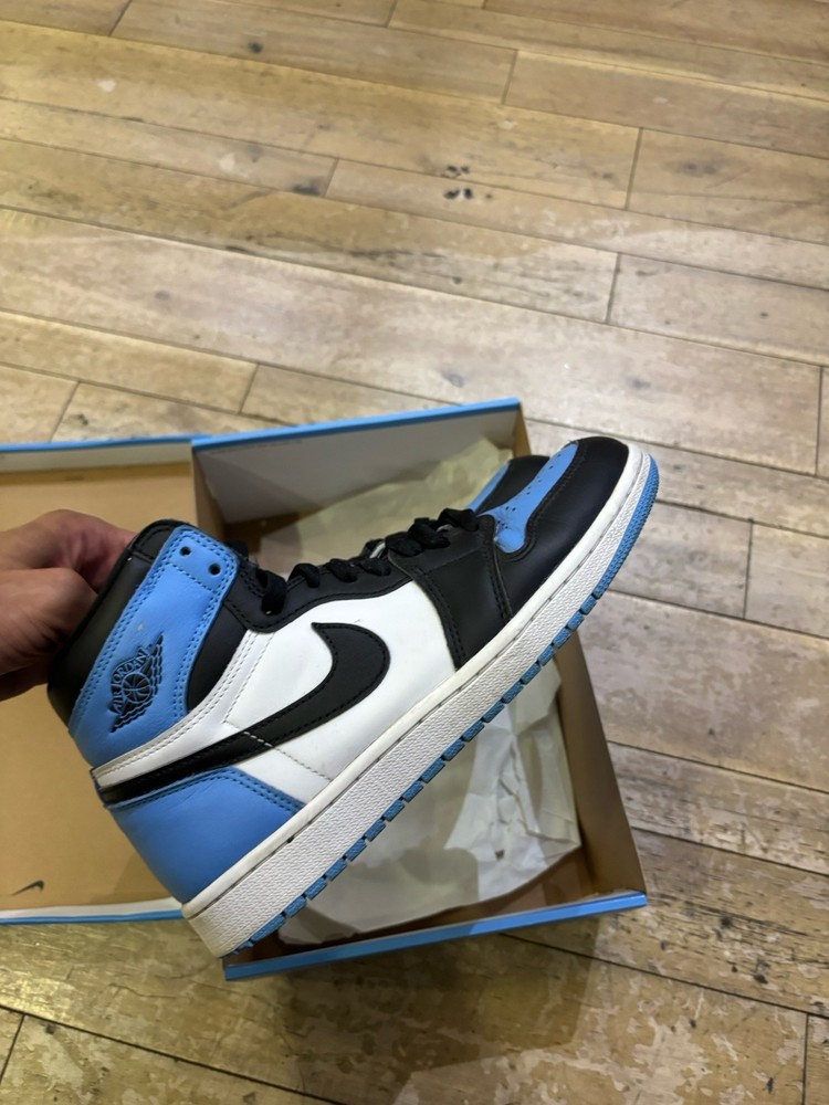 Size 8.5 - Jordan 1 Retro OG High UNC Toe