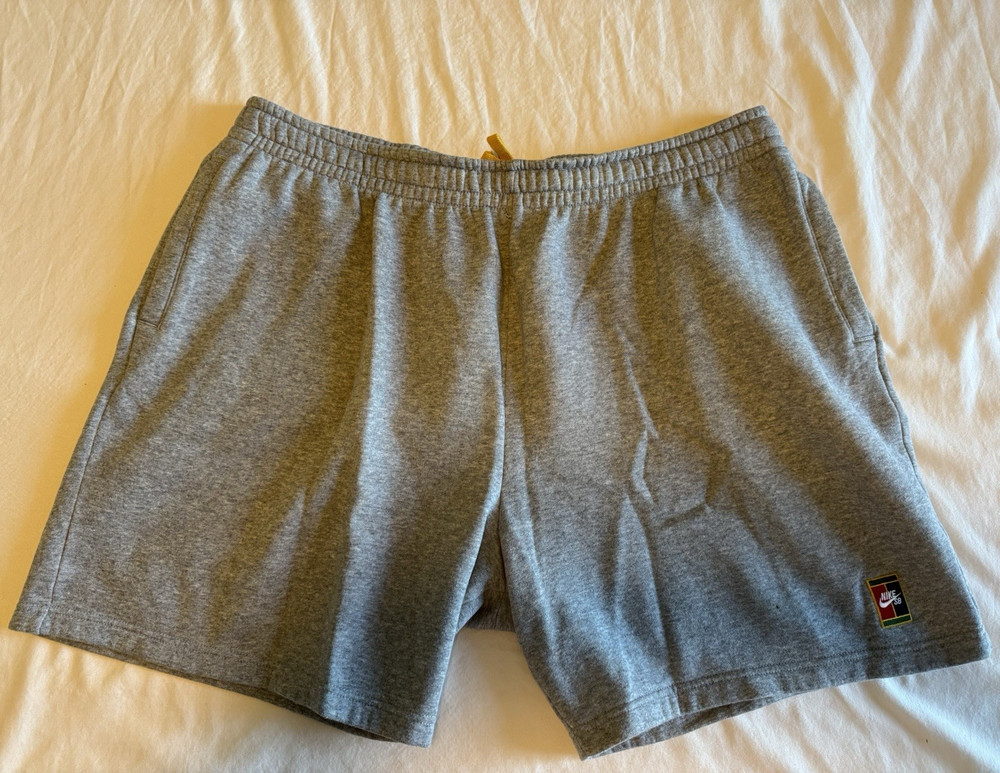 Nike SB Men's Gray Fleece Athletic Shorts XXL Drawstring Pockets
