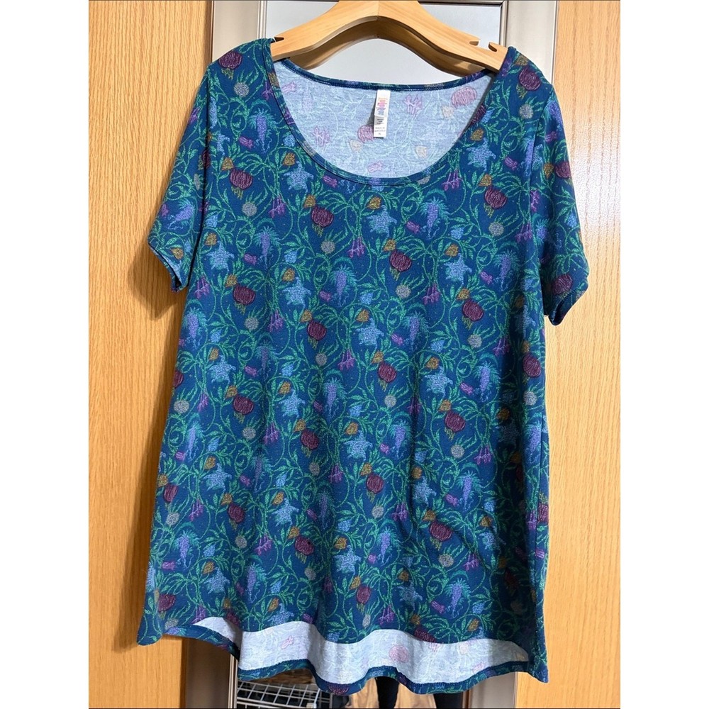 LuLaRoe size XL Floral Scoop Neck Short Sleeve Tee in Teal & Purple