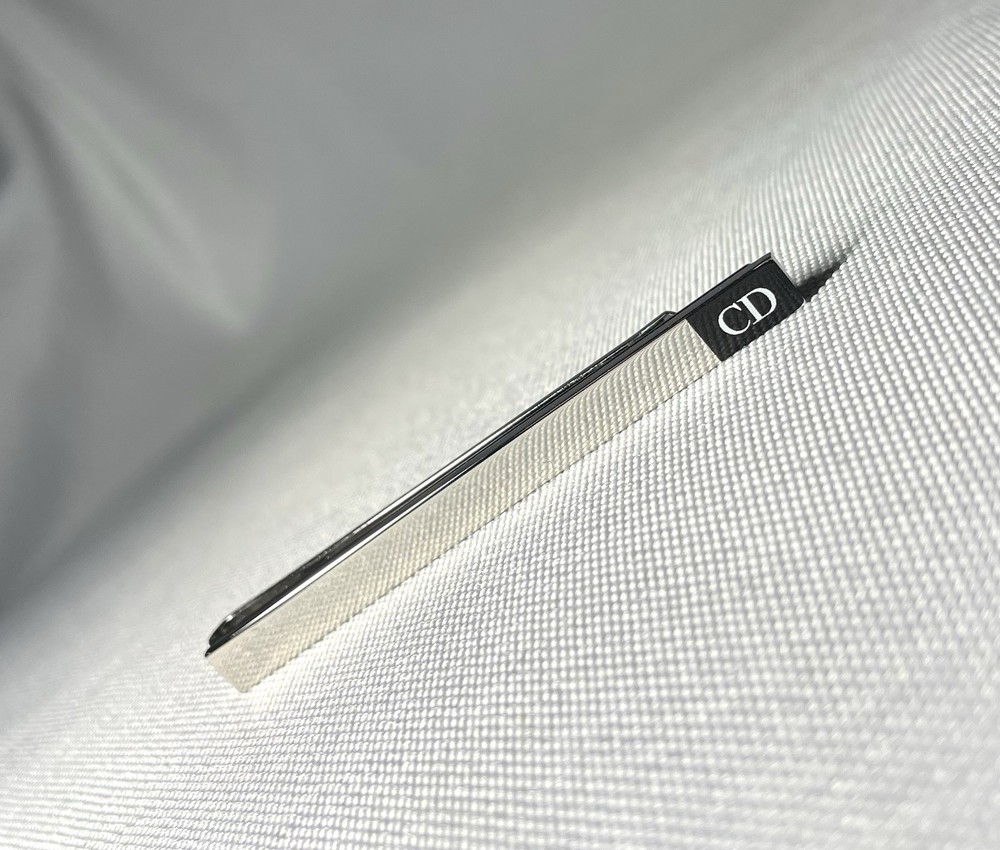 Auth Beautiful Dior Homme CD Logo Black & Silver Tie Clip Bar Pin Business Gift