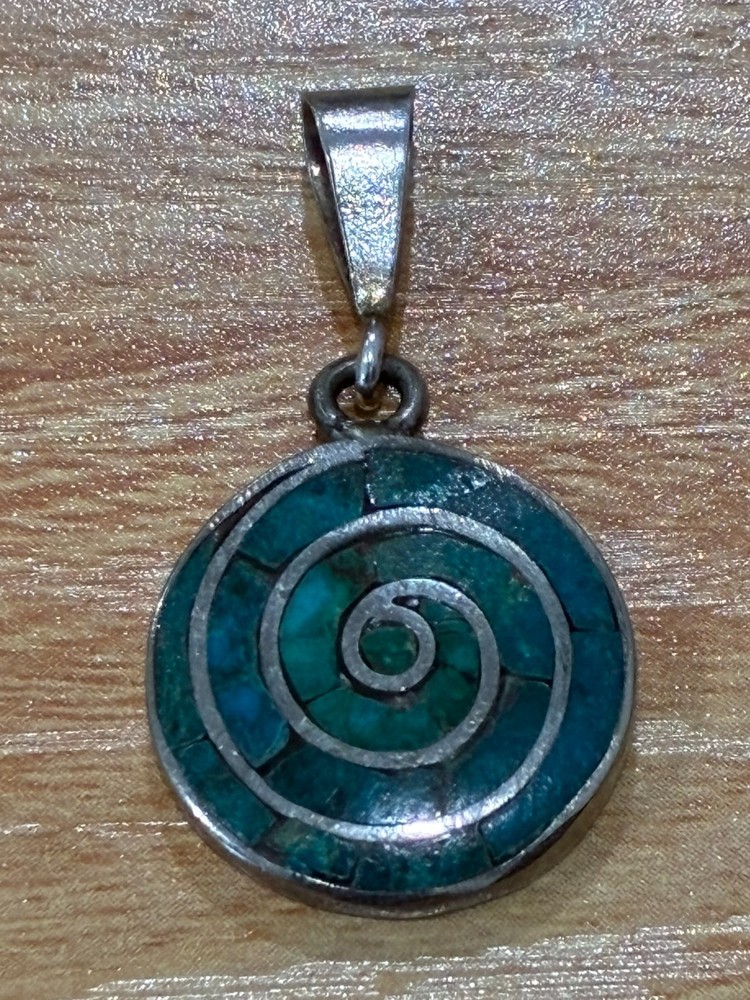 Vintage 950 Silver & Turquoise Inlay Spiral Pendant Charm 4.26g Round Nautilus