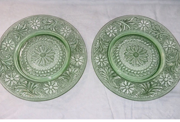 Indiana Glass Chantilly Lace Green Depression Glass Plates Set 2 Sandwich Lunch
