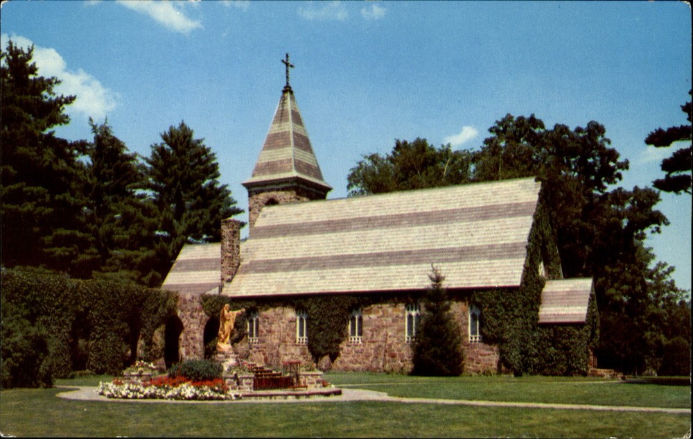 Sacred Heart Catholic Church ~ Lake George New York ~ 1960s vintage postcard