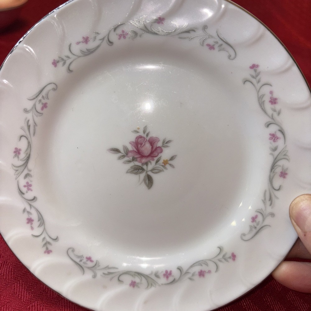 Set of 6 Vintage Royal Swirl Fine China of Japan Bread Plates (6 1/4'')