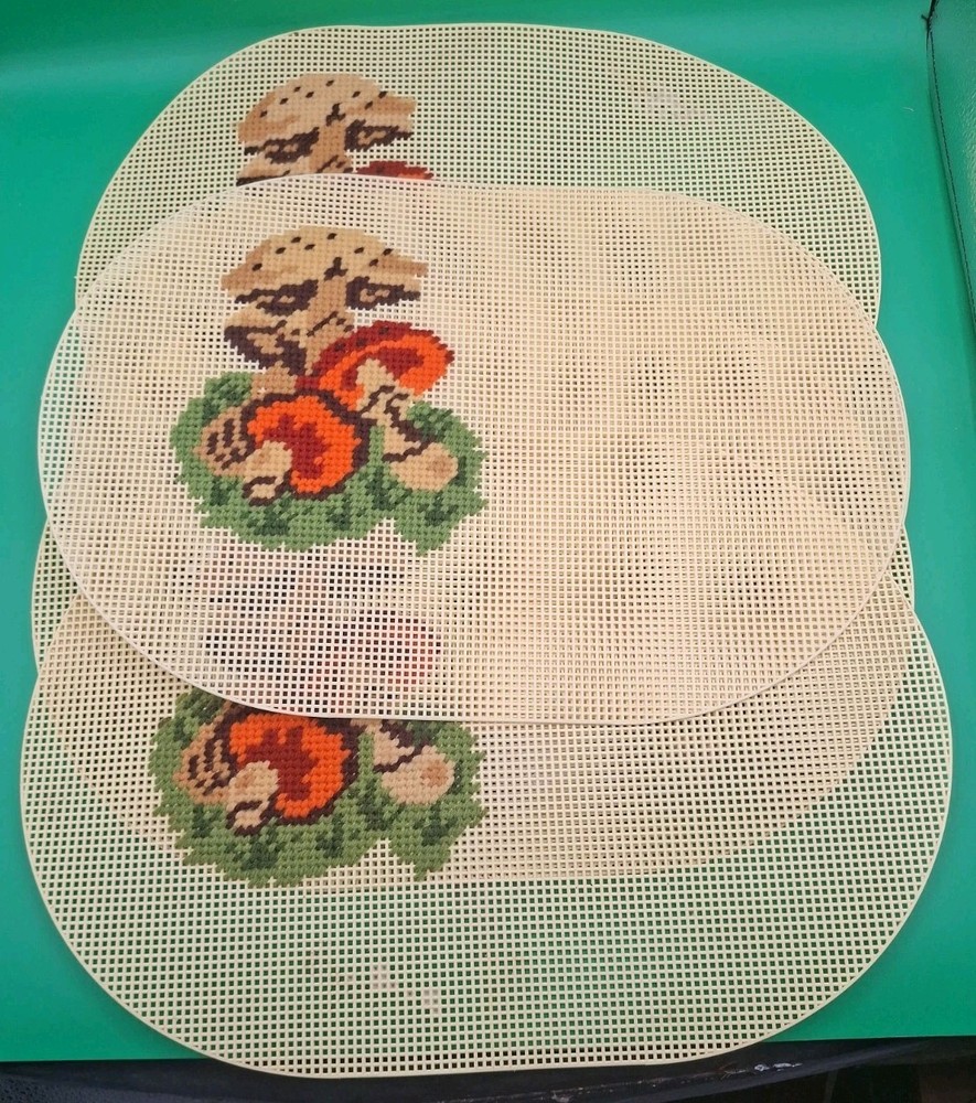 VTG Mary Maxim Mushroom Needlepoint Placemat (Set Of 5) 1970’s #27129 17 1/4